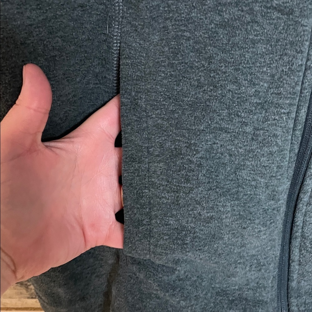 Lands' End size Small Charcoal Super Soft Fleece Zip-Up Vest with Pockets - Picture 3 of 9
